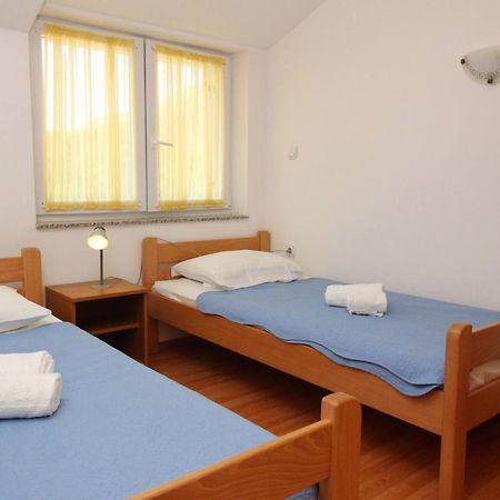Apartments Knezevic Baska  Bagian luar foto