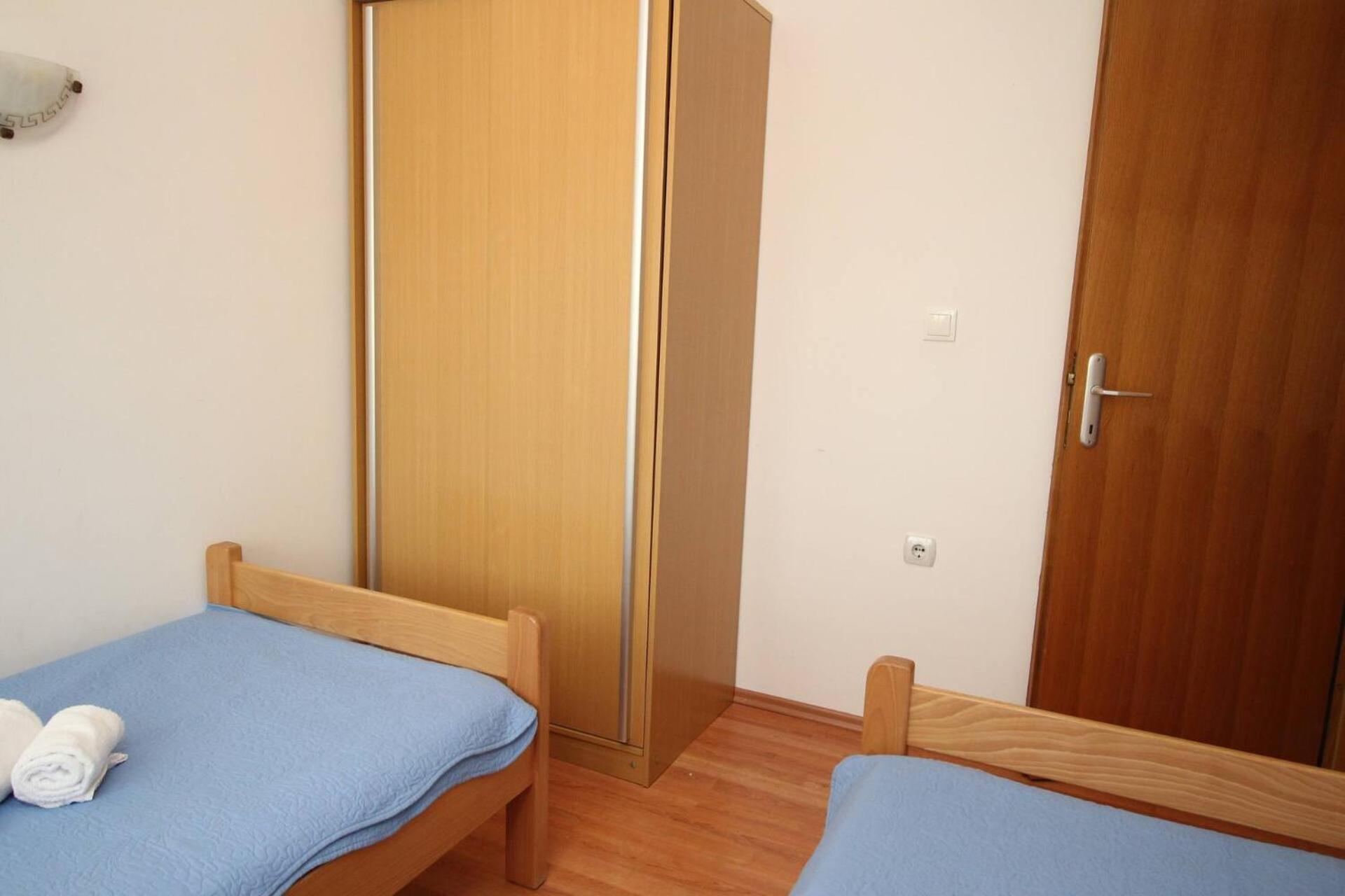 Apartments Knezevic Baska  Bagian luar foto