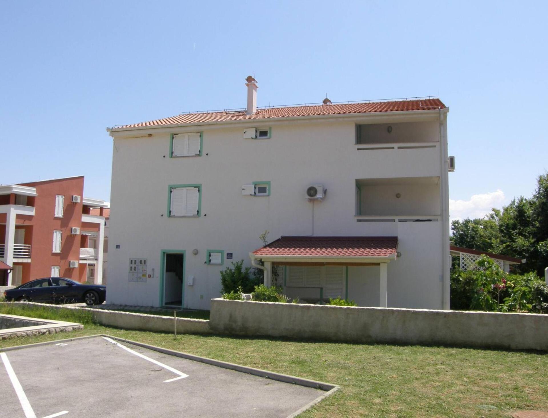 Apartments Knezevic Baska  Bagian luar foto