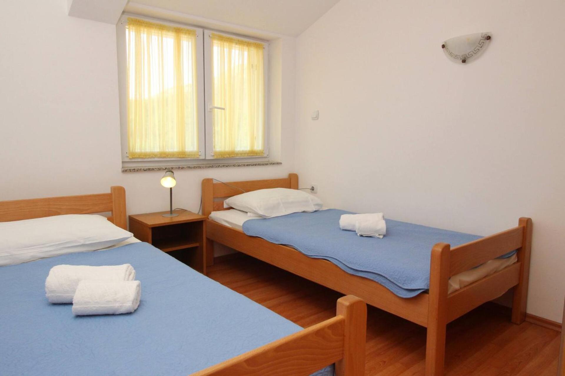 Apartments Knezevic Baska  Bagian luar foto