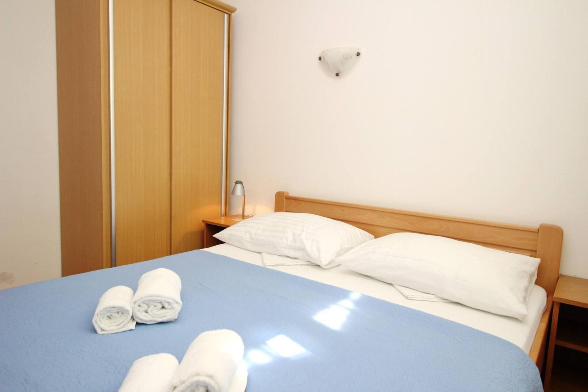 Apartments Knezevic Baska  Bagian luar foto