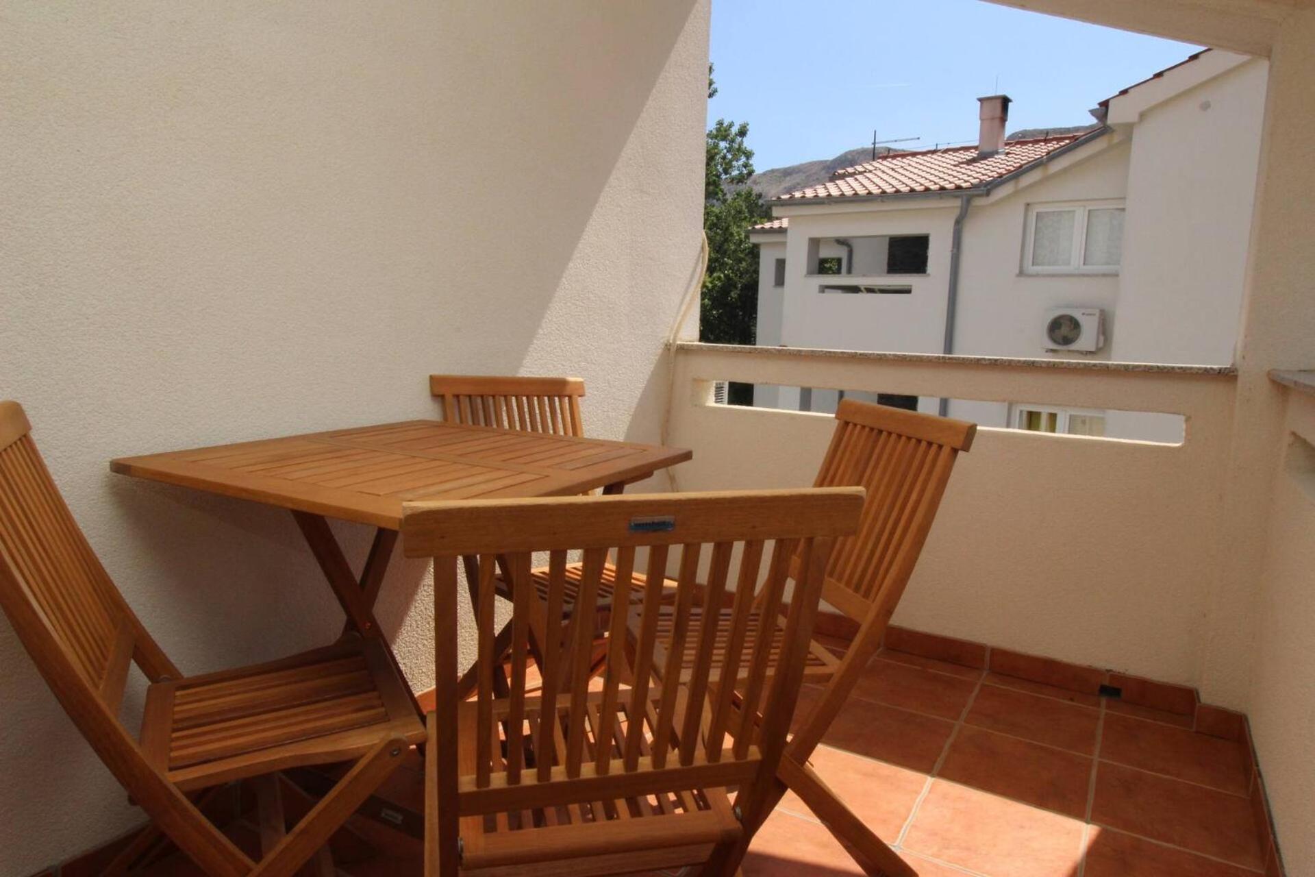 Apartments Knezevic Baska  Bagian luar foto